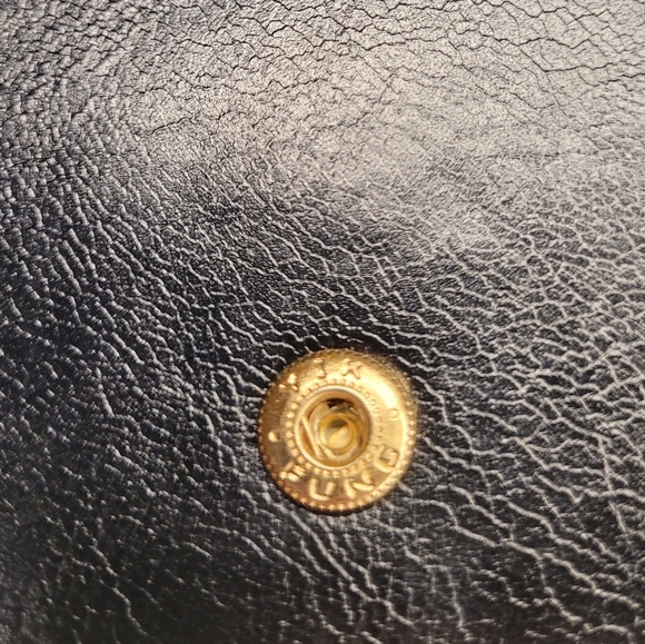 YIK Fung Minimalist Black Clutch Wallet Crossbody Bag - Picture 9 of 13